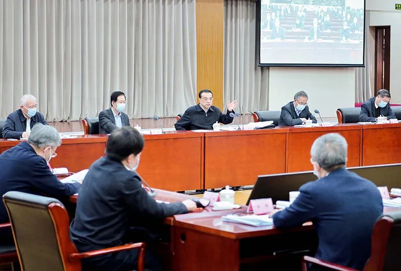 李克強考察農業農村部并主持召開座談會 李克強考察農業農村部并主持召開座談會